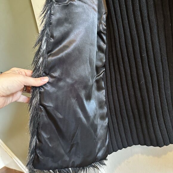 Adrianna Papell Women's Black Faux Fur Sweater Vest Size Small Holiday Party - Picture 3 of 11